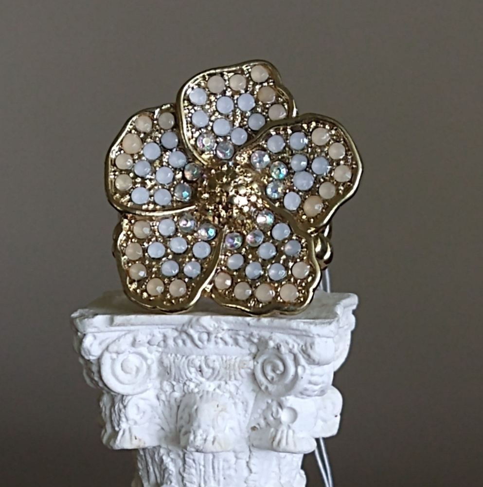 Flower Ring - Picture 7 of 8